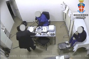 Operazione Anubi - arrestati tre necrofori della camera mortuaria di Belcolle - Il passaggio di denaro