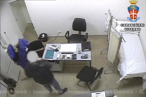 Operazione Anubi - arrestati tre necrofori della camera mortuaria di Belcolle - Il passaggio di denaro