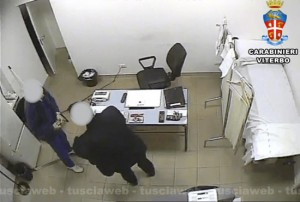 Operazione Anubi - Arrestati tre necrofori della camera mortuaria di Belcolle - Il passaggio di denaro
