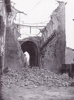La chiesa di San Francesco bombardata