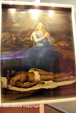 Viterbo - Museo civico - L'orribile illuminazione della Pietà di Sebastiano del Piombo