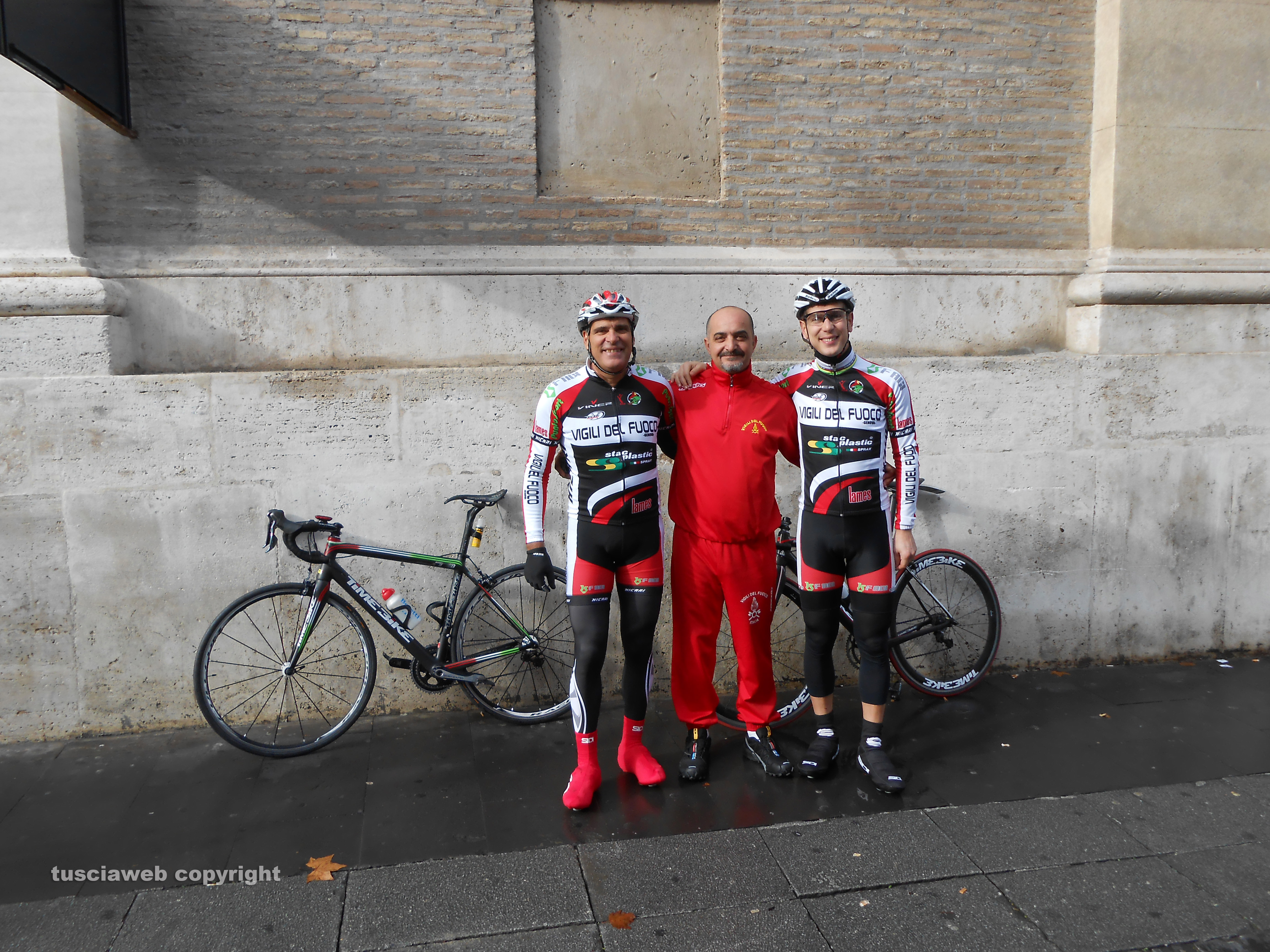 Tre pompieri in bicicletta da Roma a San Giovanni Rotondo