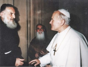 Gianfranco Maria Chiti con papa Giovanni Paolo II
