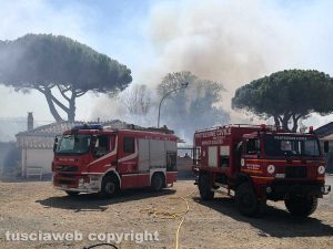 Montalto di Castro - Nuovo incendio vicino l'Aurelia