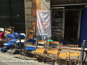 L'attesa per il trasporto di santa Rosa