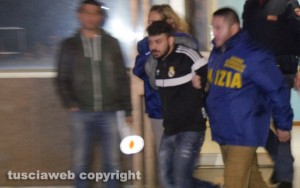 Giovanni Tabasco e Gaetano Formicola all'uscita dalla questura