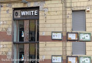 Viterbo - Il locale commerciale del comune a piazza delle Erbe