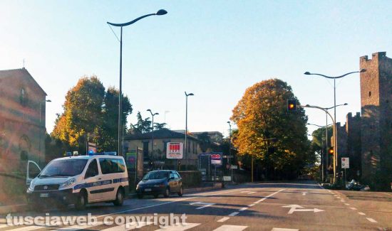 Viterbo - Incidente in viale Capocci - Polizia locale sul posto