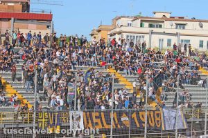 Sport - Calcio - Viterbese - La curva gialloblù
