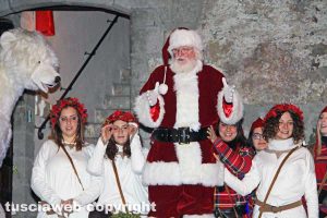 Vierbo - Babbo Natale si affaccia dalla sua casa