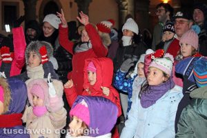 Viterbo - Tutti in piazza ad aspettare la Befana 115