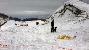 Valanga in Abruzzo - Il Soccorso alpino e speleologico in azione all'hotel Rigopiano