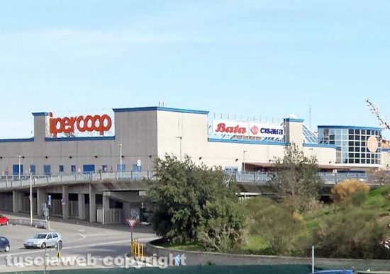 Viterbo - Il Centro commerciale Tuscia