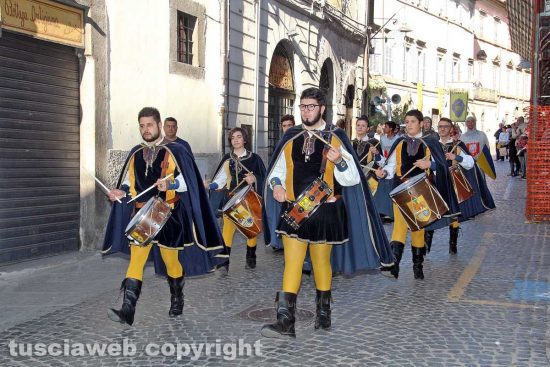 Viterbo - La processione del santissimo Salvatore