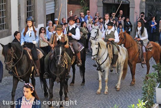 Viterbo - La processione del santissimo Salvatore