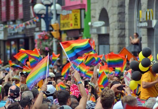 Bandiere arcobaleno