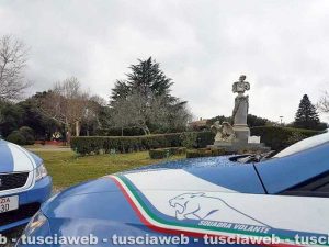 Viterbo - Polizia a pratogiardino Lucio Battisti