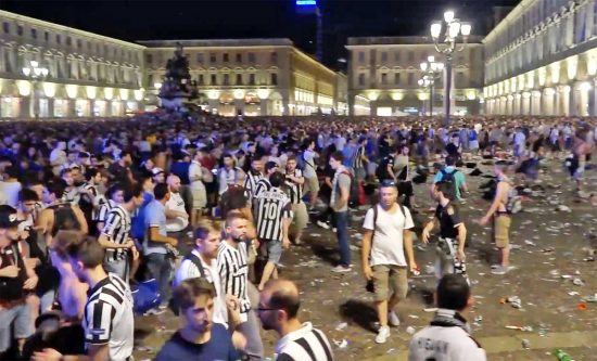 Torino - La calca in piazza San Carlo