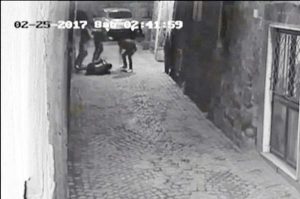 Viterbo - Studente pestato e preso a cinghiate