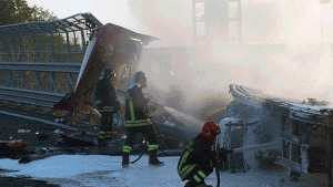 Viterbo - Superstrada - Camion esce di strada e va a fuoco - Muore camionista