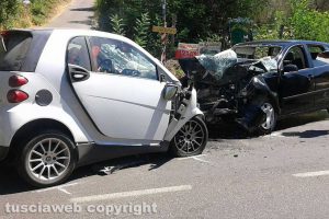 Vetralla - Frontale tra auto