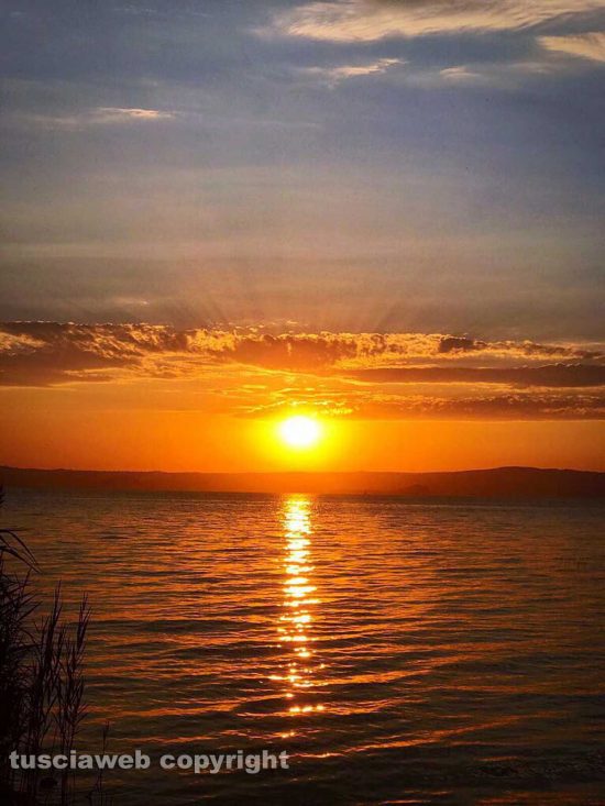 Tramonto sul lago di Bolsena
