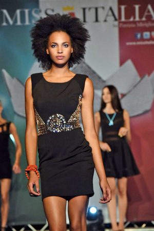 Elisa Rinalduzzi in passerella 