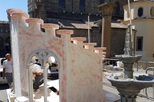 Viterbo - Santa Rosa - Cene in piazza - lLa base della torta monumentale