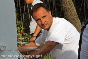 Mirko Fiorillo al lavoro per posizionare Gloria sui camion