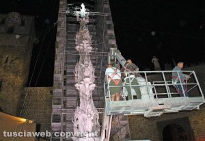 Gloria con in cima la statua di santa Rosa
