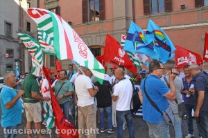 Viterbo - Maico - Protesta sotto alla prefettura