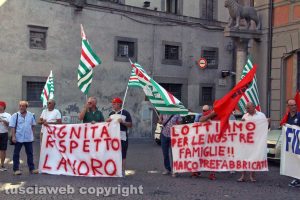 Viterbo - Maico - Protesta sotto alla prefettura