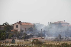 Viterbo - Incendio in strada Ponte del Diavolo - La chiesa di Santa Maria di Castel d'Asso
