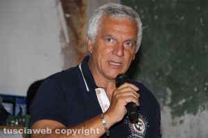 Viterbo - Santa Rosa - Il raduno dei facchini alla ex chiesa della Pace per la consegna di ciuffi e spallette