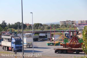 Viterbo - L'allestimento delle giostre al Riello