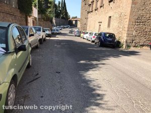 Viterbo - Vandali in azione alle Fortezze - Auto danneggiate