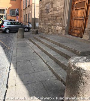Viterbo - Ripulito l'esterno della chiesa a san Sisto
