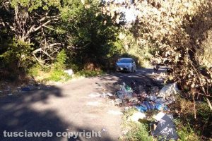 Viterbo - Immondizia a Case rosse