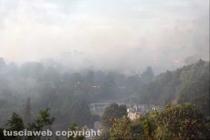Incendio tra Farnese e Ischia di Castro