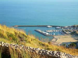 Terracina - Il porto canale - Il velivolo era appena decollato dall'aviosuperficie