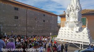 Viterbo - Il sagrato di santa Rosa prima della messa solenne