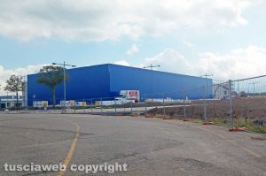 Viterbo - Mondo Convenienza - La struttura sulla Cassia Nord