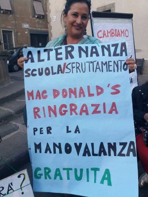 Il sit in di Coordinamento Scuole e Solidarietà Cittadina