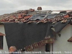 Tuscania - La casa danneggiata dalla tromba d'aria 