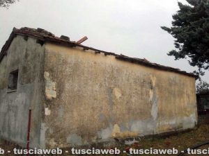 Tuscania - La casa danneggiata dalla tromba d'aria 