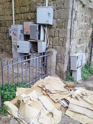 Viterbo - Degrado nei pressi di palazzo dei Papi