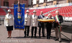 Viterbo - Santa Rosa - La consegna della mazza del maggiordomo