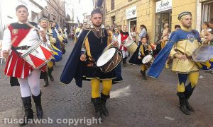 Viterbo - Santa Rosa - La consegna della mazza del maggiordomo