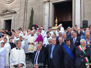 Viterbo - Sfila il cuore di santa Rosa