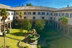 Viterbo - Il chiostro grande della basilica di Santa Maria della Quercia